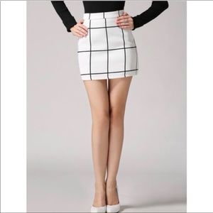 ♡ BLACK AND WHITE PENCIL SKIRT